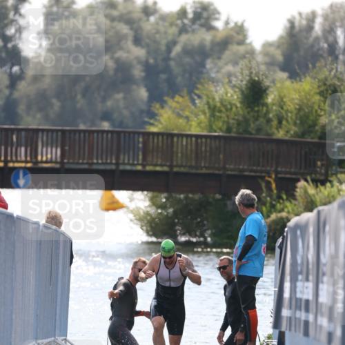25.08.2024 - Elbe Triathlon Hamburg H.Heesch http://msf.ph/oto/6850267 25.08.2024 15:17:48 Schwimmen  meine-sportfotos.de