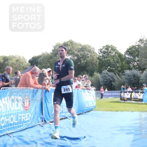 25.08.2024 - Elbe Triathlon Hamburg H.Heesch http://msf.ph/oto/6850283 25.08.2024 10:47:17 Ziel 241 meine-sportfotos.de