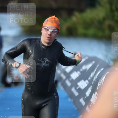 25.08.2024 - Elbe Triathlon Hamburg H.Heesch http://msf.ph/oto/6850292 25.08.2024 08:58:31 Schwimmen 208, 236, 241, 243, 266, 303, 308, 313 meine-sportfotos.de