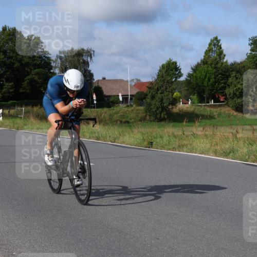 25.08.2024 - Elbe Triathlon Hamburg Fuchs,  Jonas http://msf.ph/oto/6850306 25.08.2024 09:56:03 Radfahren 359, 358, 354, 420 meine-sportfotos.de