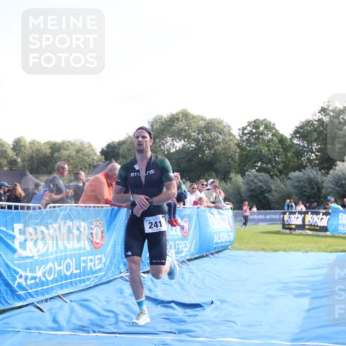 25.08.2024 - Elbe Triathlon Hamburg H.Heesch http://msf.ph/oto/6850307 25.08.2024 10:47:17 Ziel 241 meine-sportfotos.de
