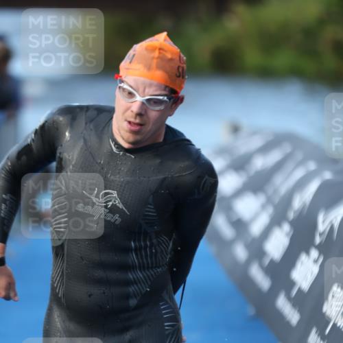 25.08.2024 - Elbe Triathlon Hamburg H.Heesch http://msf.ph/oto/6850321 25.08.2024 08:58:32 Schwimmen 208, 236, 241, 243, 266, 294, 303, 308, 313 meine-sportfotos.de