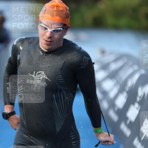 25.08.2024 - Elbe Triathlon Hamburg H.Heesch http://msf.ph/oto/6850336 25.08.2024 08:58:32 Schwimmen 208, 236, 241, 243, 266, 294, 303, 308, 313 meine-sportfotos.de