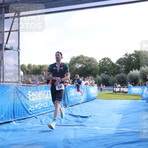25.08.2024 - Elbe Triathlon Hamburg H.Heesch http://msf.ph/oto/6850340 25.08.2024 10:47:17 Ziel 241 meine-sportfotos.de