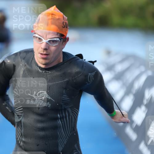 25.08.2024 - Elbe Triathlon Hamburg H.Heesch http://msf.ph/oto/6850351 25.08.2024 08:58:32 Schwimmen 208, 236, 241, 243, 266, 294, 303, 308, 313 meine-sportfotos.de