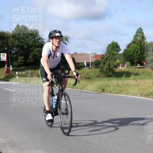25.08.2024 - Elbe Triathlon Hamburg Fuchs,  Jonas http://msf.ph/oto/6850376 25.08.2024 09:56:05 Radfahren 359, 358, 354, 420 meine-sportfotos.de