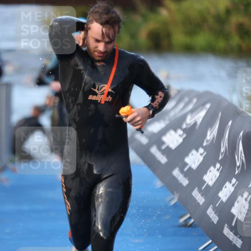 25.08.2024 - Elbe Triathlon Hamburg H.Heesch http://msf.ph/oto/6850385 25.08.2024 08:58:39 Schwimmen 208, 211, 236, 241, 243, 266, 283, 294, 308, 313 meine-sportfotos.de