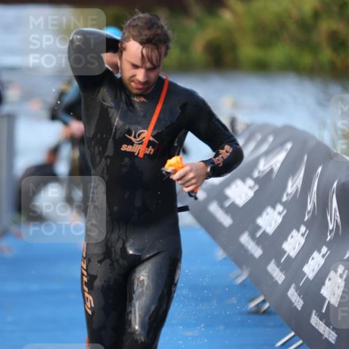 25.08.2024 - Elbe Triathlon Hamburg H.Heesch http://msf.ph/oto/6850390 25.08.2024 08:58:39 Schwimmen 208, 211, 236, 241, 243, 266, 283, 294, 308, 313 meine-sportfotos.de