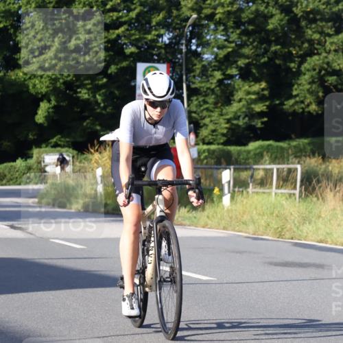 25.08.2024 - Elbe Triathlon Hamburg Fuchs,  Jonas http://msf.ph/oto/6850413 25.08.2024 09:13:38 Radfahren 124, 138, 55 meine-sportfotos.de