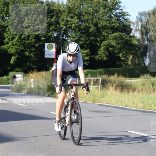 25.08.2024 - Elbe Triathlon Hamburg Fuchs,  Jonas http://msf.ph/oto/6850418 25.08.2024 09:13:38 Radfahren 124, 138, 55 meine-sportfotos.de