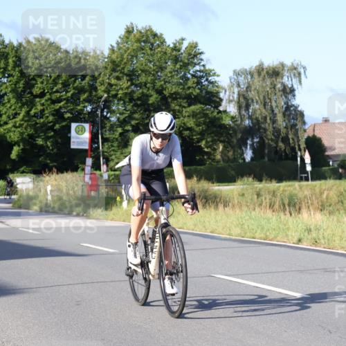 25.08.2024 - Elbe Triathlon Hamburg Fuchs,  Jonas http://msf.ph/oto/6850422 25.08.2024 09:13:38 Radfahren 124, 138, 55 meine-sportfotos.de