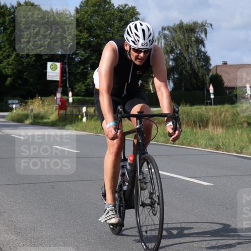 25.08.2024 - Elbe Triathlon Hamburg Fuchs,  Jonas http://msf.ph/oto/6850426 25.08.2024 09:56:09 Radfahren 354, 420, 280 meine-sportfotos.de