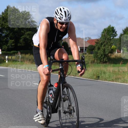 25.08.2024 - Elbe Triathlon Hamburg Fuchs,  Jonas http://msf.ph/oto/6850429 25.08.2024 09:56:10 Radfahren 354, 420, 280, 442 meine-sportfotos.de