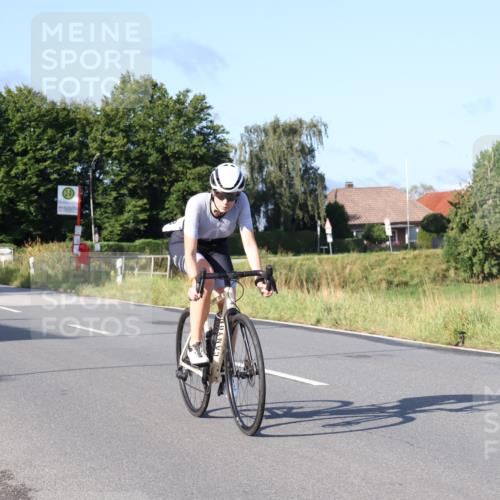 25.08.2024 - Elbe Triathlon Hamburg Fuchs,  Jonas http://msf.ph/oto/6850430 25.08.2024 09:13:38 Radfahren 124, 138, 55 meine-sportfotos.de