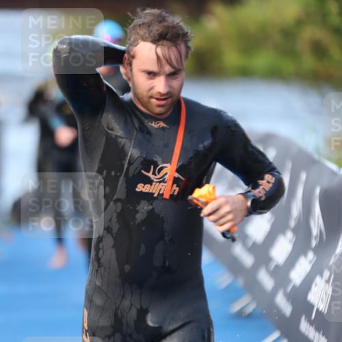 25.08.2024 - Elbe Triathlon Hamburg H.Heesch http://msf.ph/oto/6850437 25.08.2024 08:58:39 Schwimmen 208, 211, 236, 241, 243, 266, 283, 294, 308, 313 meine-sportfotos.de