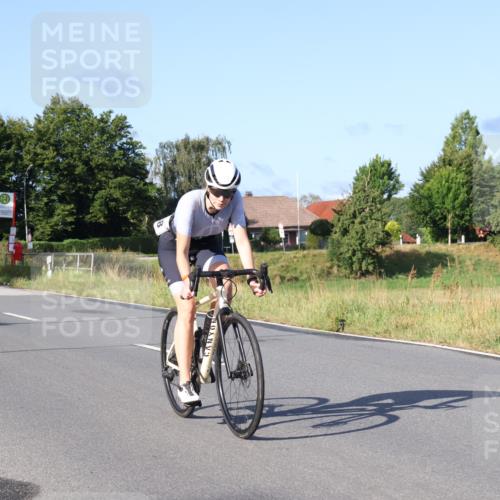 25.08.2024 - Elbe Triathlon Hamburg Fuchs,  Jonas http://msf.ph/oto/6850443 25.08.2024 09:13:38 Radfahren 124, 138, 55 meine-sportfotos.de
