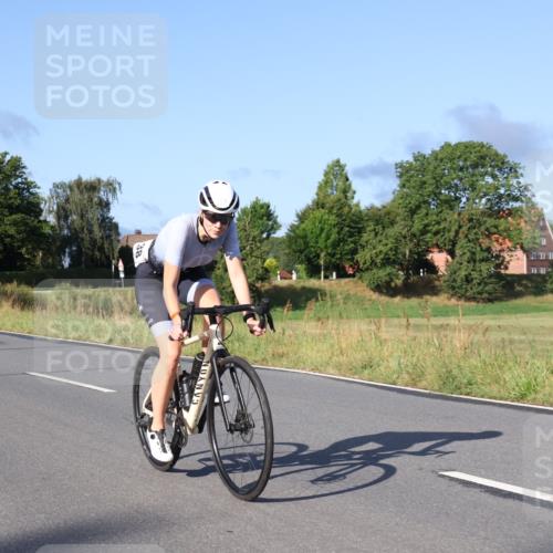 25.08.2024 - Elbe Triathlon Hamburg Fuchs,  Jonas http://msf.ph/oto/6850447 25.08.2024 09:13:38 Radfahren 124, 138, 55 meine-sportfotos.de