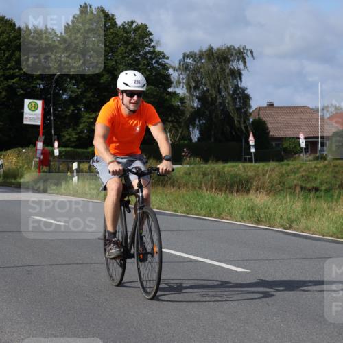 25.08.2024 - Elbe Triathlon Hamburg Fuchs,  Jonas http://msf.ph/oto/6850471 25.08.2024 09:56:14 Radfahren 420, 280, 442, 452, 293 meine-sportfotos.de