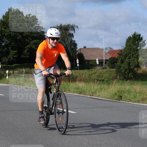 25.08.2024 - Elbe Triathlon Hamburg Fuchs,  Jonas http://msf.ph/oto/6850478 25.08.2024 09:56:14 Radfahren 420, 280, 442, 452, 293 meine-sportfotos.de