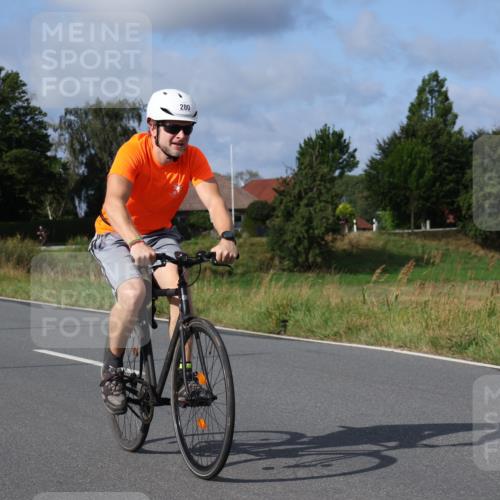 25.08.2024 - Elbe Triathlon Hamburg Fuchs,  Jonas http://msf.ph/oto/6850486 25.08.2024 09:56:14 Radfahren 420, 280, 442, 452, 293 meine-sportfotos.de