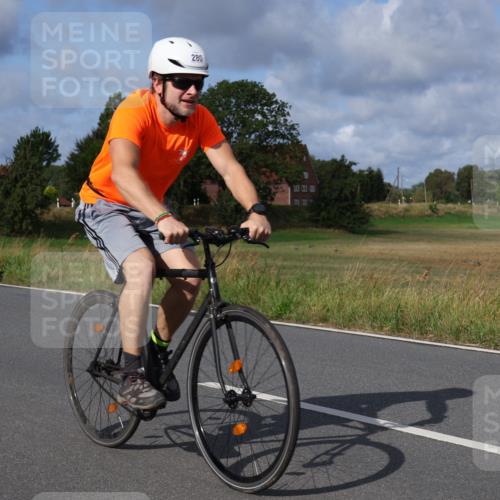 25.08.2024 - Elbe Triathlon Hamburg Fuchs,  Jonas http://msf.ph/oto/6850499 25.08.2024 09:56:14 Radfahren 420, 280, 442, 452, 293 meine-sportfotos.de