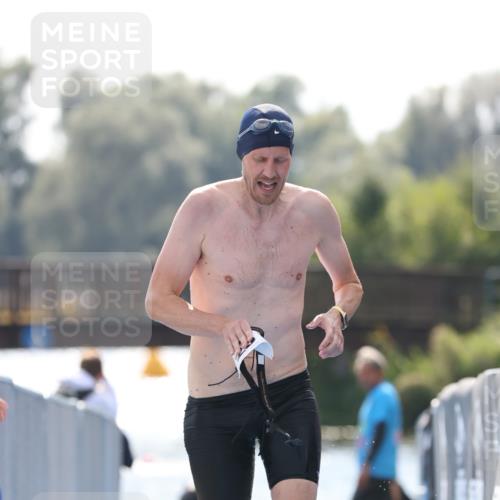 25.08.2024 - Elbe Triathlon Hamburg H.Heesch http://msf.ph/oto/6850569 25.08.2024 15:19:10 Schwimmen  meine-sportfotos.de