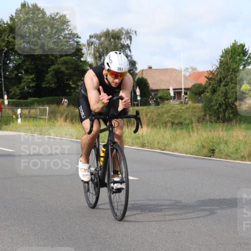 25.08.2024 - Elbe Triathlon Hamburg Fuchs,  Jonas http://msf.ph/oto/6850602 25.08.2024 09:56:24 Radfahren 452, 293, 261, 202, 370, 398 meine-sportfotos.de