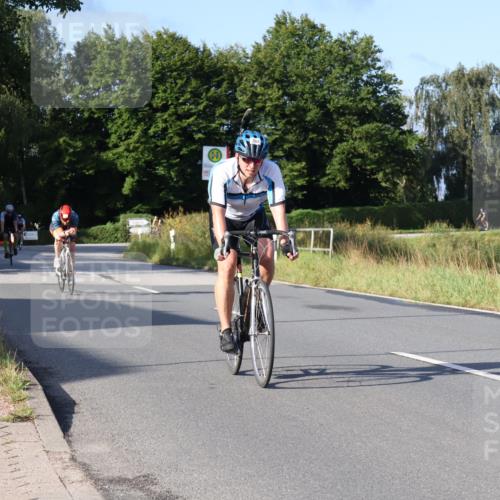 25.08.2024 - Elbe Triathlon Hamburg Fuchs,  Jonas http://msf.ph/oto/6850620 25.08.2024 09:14:00 Radfahren 286, 33, 317 meine-sportfotos.de