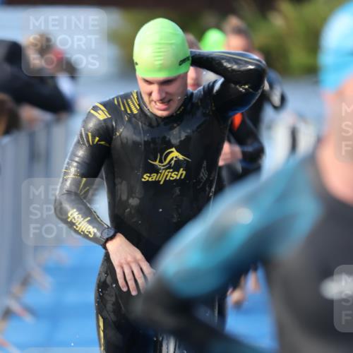 25.08.2024 - Elbe Triathlon Hamburg H.Heesch http://msf.ph/oto/6850622 25.08.2024 08:58:44 Schwimmen 203, 208, 211, 236, 241, 243, 266, 283, 294, 308, 313 meine-sportfotos.de