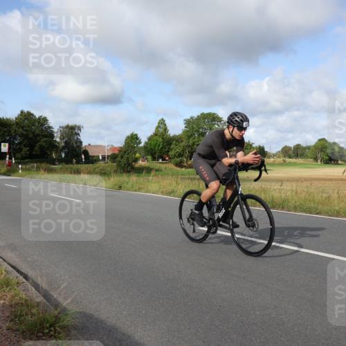 25.08.2024 - Elbe Triathlon Hamburg Fuchs,  Jonas http://msf.ph/oto/6850630 25.08.2024 09:56:25 Radfahren 452, 293, 261, 202, 370, 398 meine-sportfotos.de