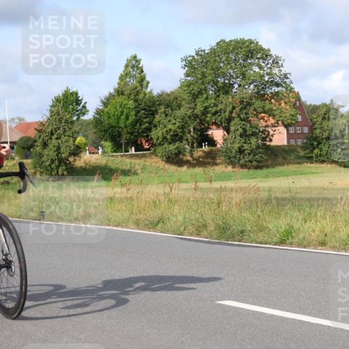 25.08.2024 - Elbe Triathlon Hamburg Fuchs,  Jonas http://msf.ph/oto/6850663 25.08.2024 09:56:27 Radfahren 261, 202, 370, 398 meine-sportfotos.de