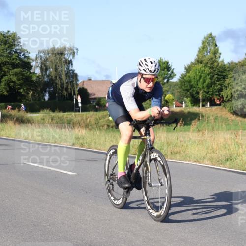 25.08.2024 - Elbe Triathlon Hamburg Fuchs,  Jonas http://msf.ph/oto/6850685 25.08.2024 09:14:04 Radfahren 286, 33, 317, 137, 114, 163 meine-sportfotos.de