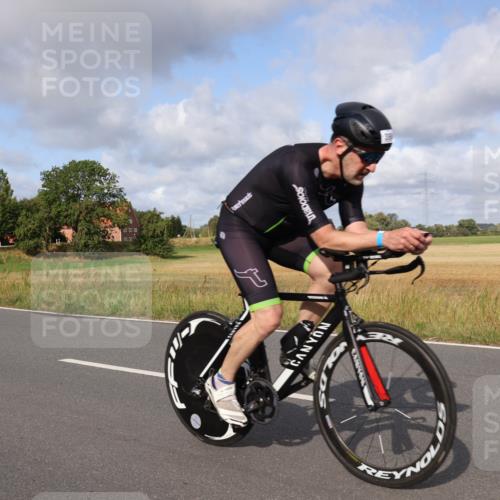 25.08.2024 - Elbe Triathlon Hamburg Fuchs,  Jonas http://msf.ph/oto/6850695 25.08.2024 09:56:29 Radfahren 261, 202, 370, 398, 210 meine-sportfotos.de