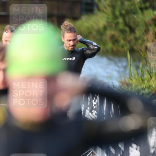 25.08.2024 - Elbe Triathlon Hamburg H.Heesch http://msf.ph/oto/6850700 25.08.2024 08:58:45 Schwimmen 203, 208, 211, 236, 241, 243, 266, 283, 294, 308, 313 meine-sportfotos.de