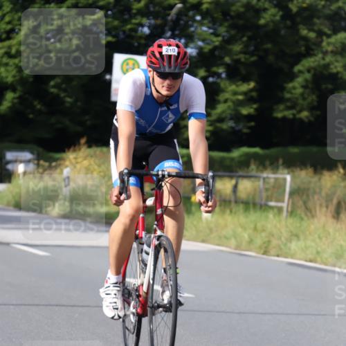 25.08.2024 - Elbe Triathlon Hamburg Fuchs,  Jonas http://msf.ph/oto/6850701 25.08.2024 09:56:34 Radfahren 210, 434, 327, 409, 300 meine-sportfotos.de
