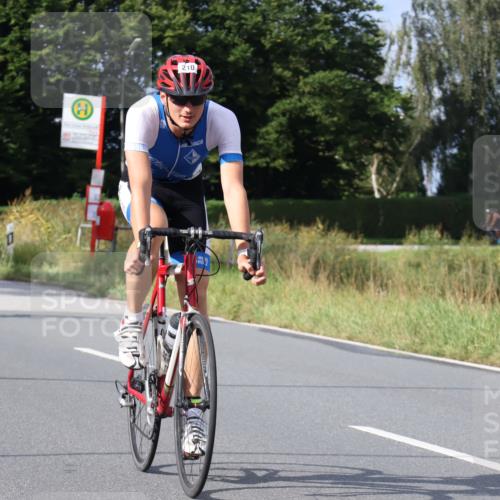 25.08.2024 - Elbe Triathlon Hamburg Fuchs,  Jonas http://msf.ph/oto/6850706 25.08.2024 09:56:34 Radfahren 210, 434, 327, 409, 300 meine-sportfotos.de