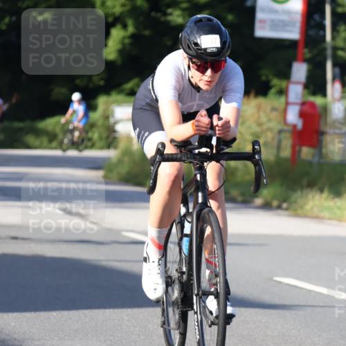 25.08.2024 - Elbe Triathlon Hamburg Fuchs,  Jonas http://msf.ph/oto/6850721 25.08.2024 09:14:07 Radfahren 33, 317, 137, 114, 163, 385 meine-sportfotos.de