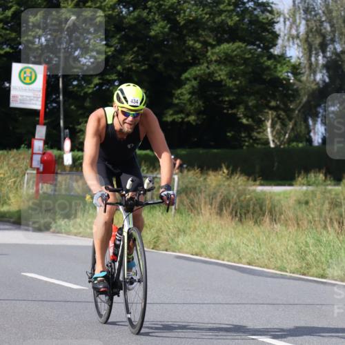 25.08.2024 - Elbe Triathlon Hamburg Fuchs,  Jonas http://msf.ph/oto/6850737 25.08.2024 09:56:36 Radfahren 210, 434, 327, 409, 300 meine-sportfotos.de