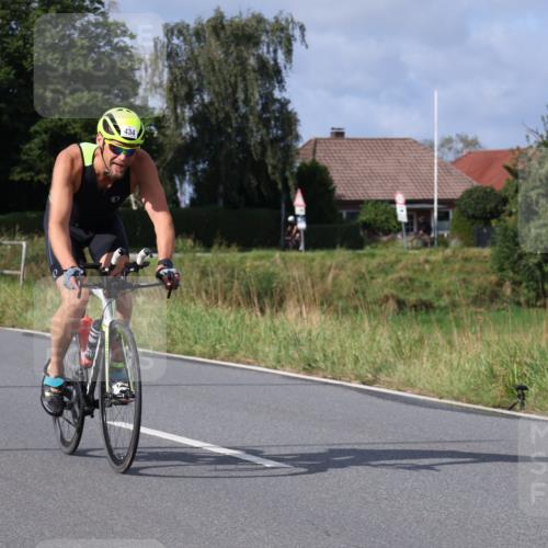 25.08.2024 - Elbe Triathlon Hamburg Fuchs,  Jonas http://msf.ph/oto/6850746 25.08.2024 09:56:36 Radfahren 210, 434, 327, 409, 300 meine-sportfotos.de