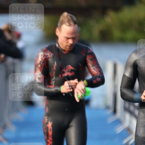 25.08.2024 - Elbe Triathlon Hamburg H.Heesch http://msf.ph/oto/6850753 25.08.2024 08:58:47 Schwimmen 203, 208, 211, 236, 241, 243, 266, 283, 294, 313 meine-sportfotos.de