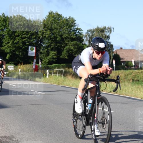 25.08.2024 - Elbe Triathlon Hamburg Fuchs,  Jonas http://msf.ph/oto/6850754 25.08.2024 09:14:08 Radfahren 317, 137, 114, 163, 385, 271, 305 meine-sportfotos.de