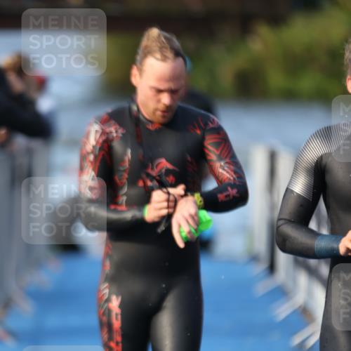 25.08.2024 - Elbe Triathlon Hamburg H.Heesch http://msf.ph/oto/6850761 25.08.2024 08:58:47 Schwimmen 203, 208, 211, 236, 241, 243, 266, 283, 294, 313 meine-sportfotos.de