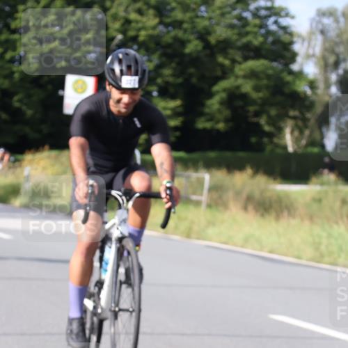 25.08.2024 - Elbe Triathlon Hamburg Fuchs,  Jonas http://msf.ph/oto/6850777 25.08.2024 09:56:38 Radfahren 210, 434, 327, 409, 300 meine-sportfotos.de