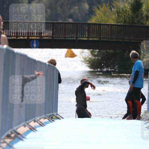 25.08.2024 - Elbe Triathlon Hamburg H.Heesch http://msf.ph/oto/6850780 25.08.2024 15:19:35 Schwimmen  meine-sportfotos.de