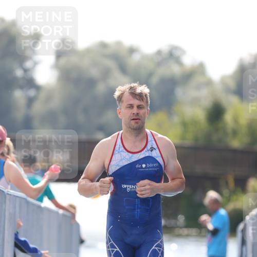 25.08.2024 - Elbe Triathlon Hamburg H.Heesch http://msf.ph/oto/6850798 25.08.2024 15:19:58 Schwimmen  meine-sportfotos.de