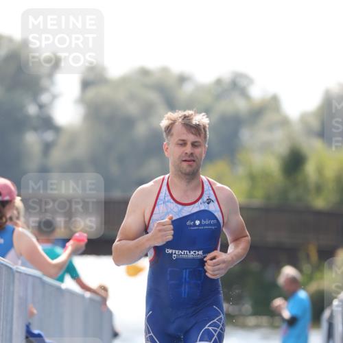 25.08.2024 - Elbe Triathlon Hamburg H.Heesch http://msf.ph/oto/6850814 25.08.2024 15:19:58 Schwimmen  meine-sportfotos.de