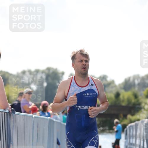 25.08.2024 - Elbe Triathlon Hamburg H.Heesch http://msf.ph/oto/6850840 25.08.2024 15:20:00 Schwimmen  meine-sportfotos.de
