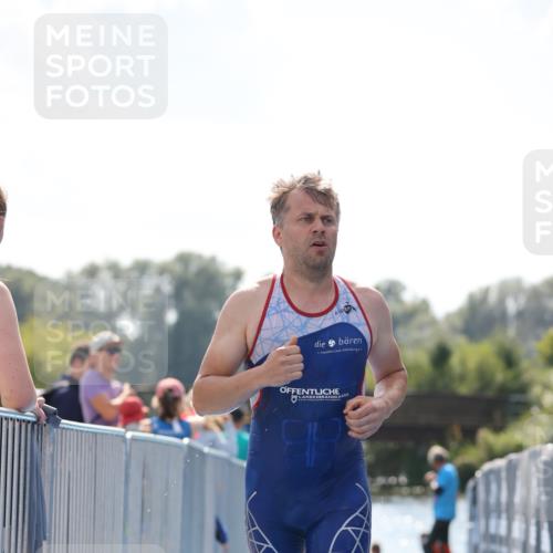 25.08.2024 - Elbe Triathlon Hamburg H.Heesch http://msf.ph/oto/6850846 25.08.2024 15:20:00 Schwimmen  meine-sportfotos.de