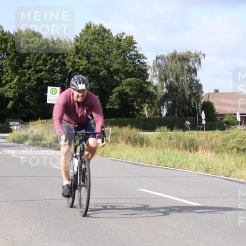 25.08.2024 - Elbe Triathlon Hamburg Fuchs,  Jonas http://msf.ph/oto/6850849 25.08.2024 09:56:41 Radfahren 434, 327, 409, 300, 421 meine-sportfotos.de
