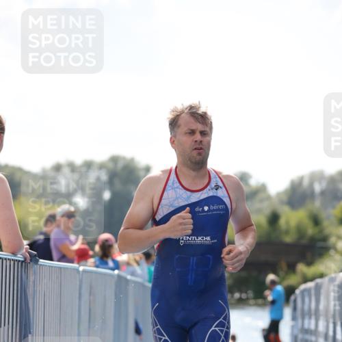 25.08.2024 - Elbe Triathlon Hamburg H.Heesch http://msf.ph/oto/6850851 25.08.2024 15:20:00 Schwimmen  meine-sportfotos.de